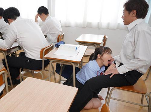 La mia ragazza porca vuole scopare in classe